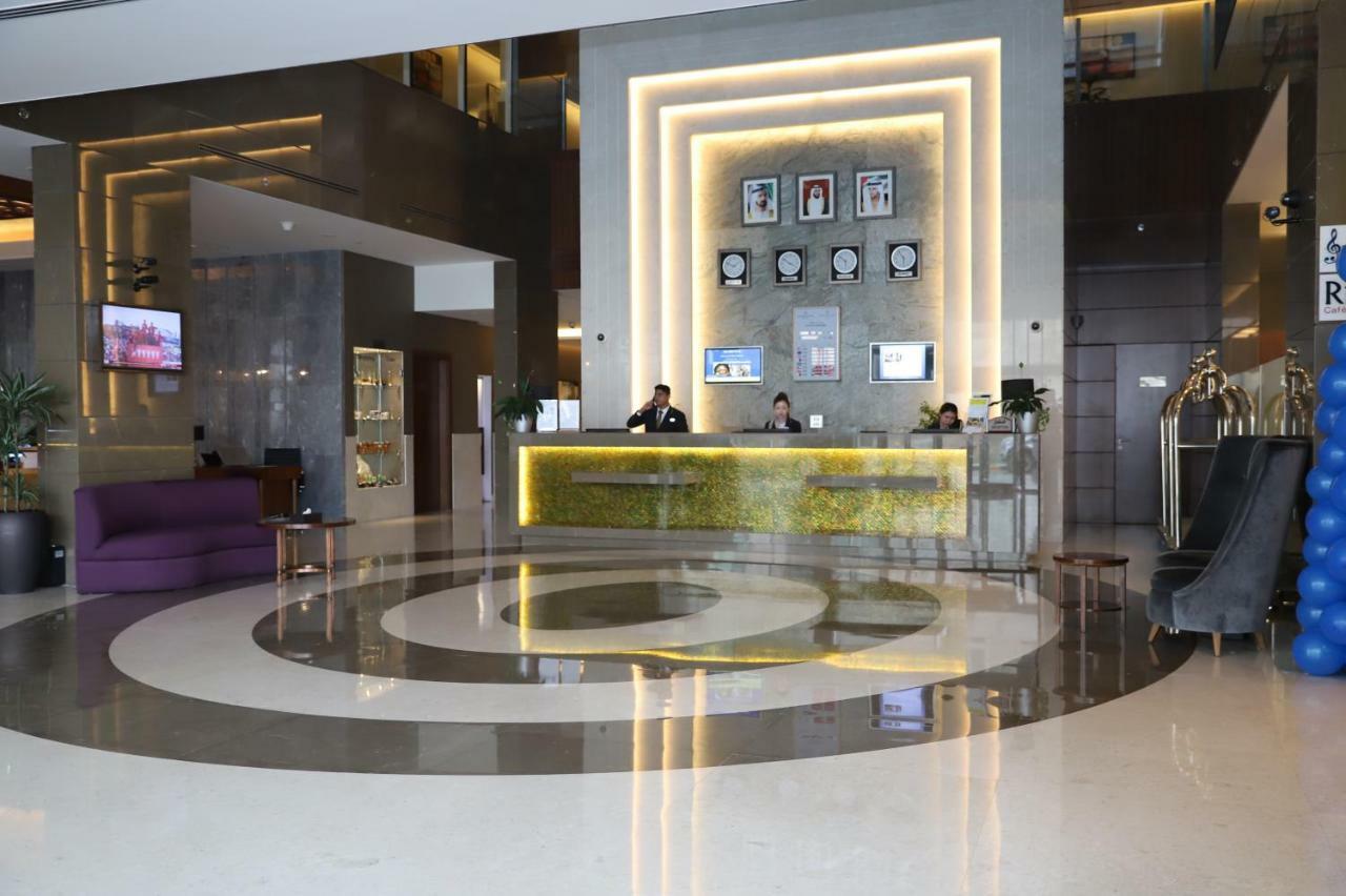 Golden Tulip Media Hotel Dubaï Extérieur photo